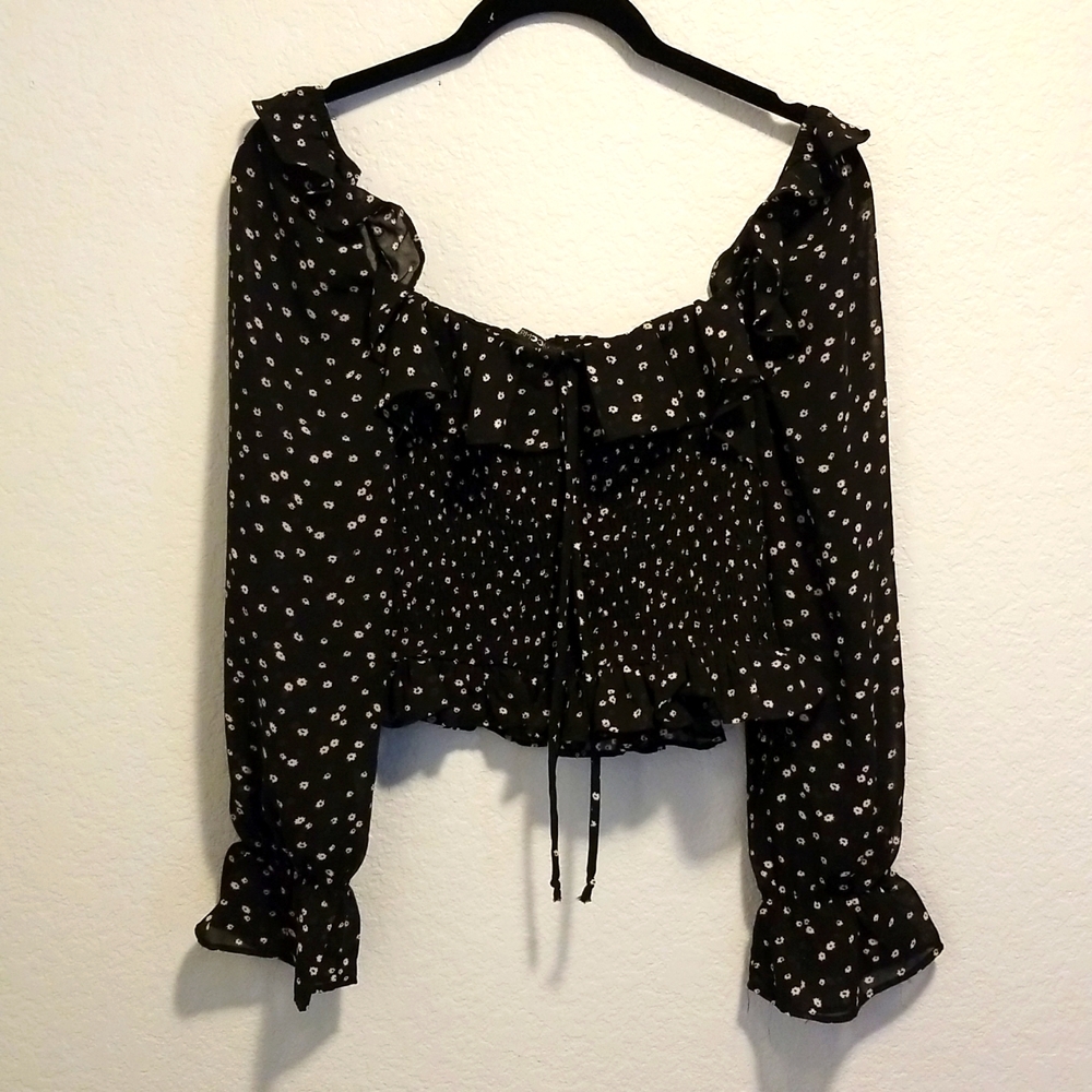 Ditsy sheer ruffle long sleeve